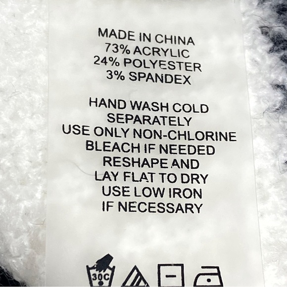 VINCE CAMUTO soft fuzzy striped button front cardigan XS - Picture 6 of 6